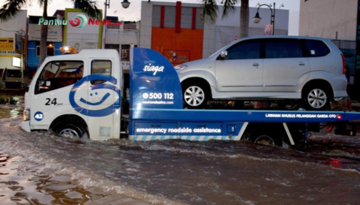 Mobil Terendam Banjir, Berikut Daftar Layanan Towing di Jabodetabek