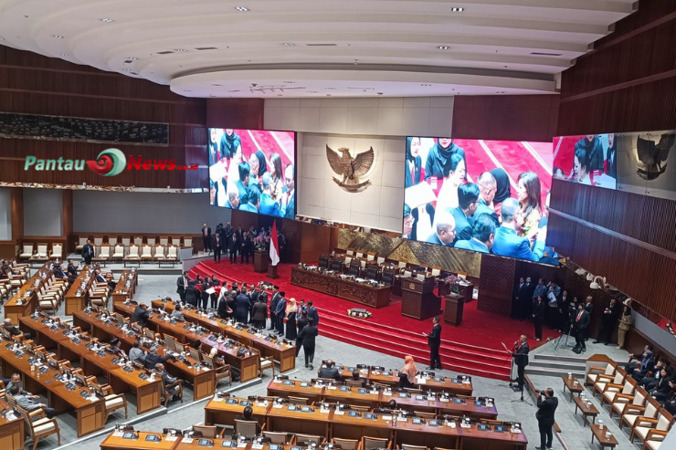 DPR Lanjutkan Pembahasan Revisi UU Pilkada yang Akali Putusan MK