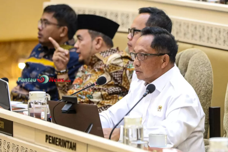 Pelantikan Kepala Daerah Diundur ke 20 Februari, DPR Siap Dukung Keputusan Presiden