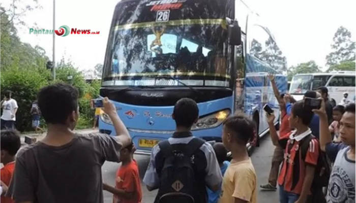 Fenomena Klakson Bus Telolet: Hiburan yang Berisiko di Jalan Raya