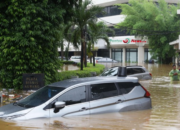 Cara Selamatkan Mobil Saat Banjir!