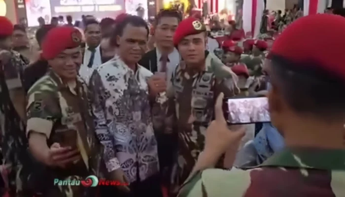 Danjen Kopassus Minta Maaf soal Foto dengan Hercules