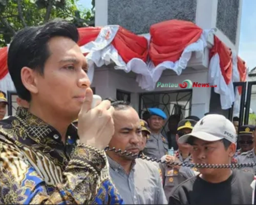 DPR Desak Kemendagri Sanksi Bupati Lucky Hakim, Simak Penjelasannya!