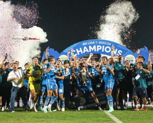 Persib Bandung Juara Liga 1 2024/2025! Euforia Bobotoh Pecah di Seluruh Tanah Air!
