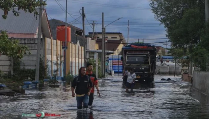 Banjir Rendam 51 RT di Jakarta, Ketinggian Air Capai 3 Meter