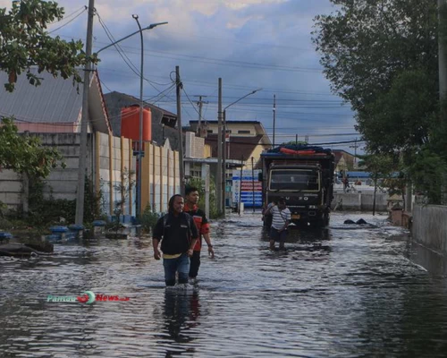 Banjir Rendam 51 RT di Jakarta, Ketinggian Air Capai 3 Meter