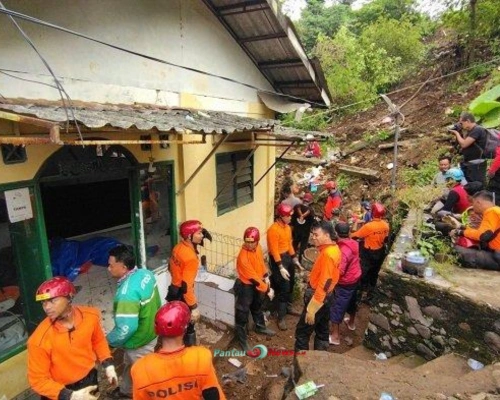 Longsor Terjang 35 Desa di Bogor, Tiga Tewas dan Satu Masih Hilang