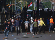 Demo DPR Memanas: Massa Terobos Tol Dalkot Lumpuhkan Jakarta
