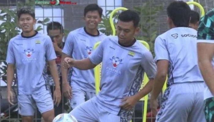 Persib Bandung Diminta Pinjamkan Dua Bintang, Satu Nama Berpotensi Dilepas ke Klub Tier 2