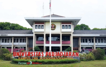 10 Fakultas Hukum Terbaik di Indonesia 2025: UI Puncak Daftar EduRank!