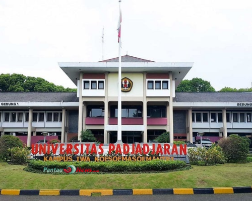 10 Fakultas Hukum Terbaik di Indonesia 2025: UI Puncak Daftar EduRank!