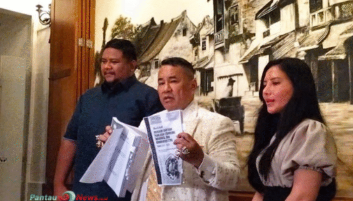 Hotman Paris Pakai Analogi Pelecehan Erni di Sidang Praperadilan Nadiem: Kontroversi Meledak!
