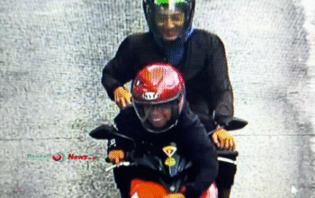 Pemotor Nekat Tutup Plat Nomor Pakai Daun dan Lakban, Hindari ETLE?
